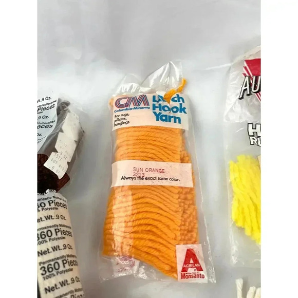 VTG Lot of 18 Bulky Heavy Rug Yarn Different Colors Bernat Brown Orange Yellow - Picture 5 of 15